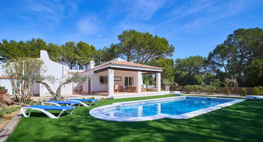 Mediterranean villa with swimming pool in l'Ametlla de Mar - Image 1
