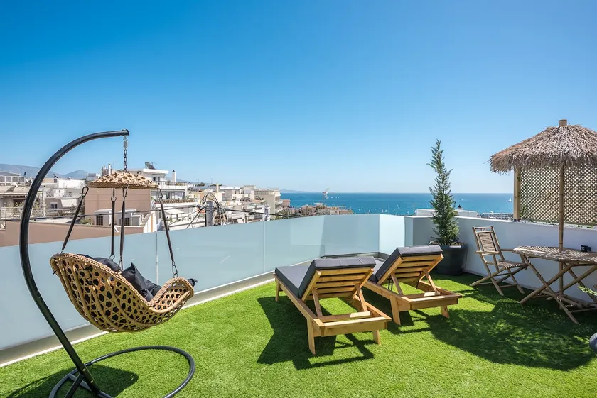 Sea Breeze Suite with Jacuzzi - Image 1