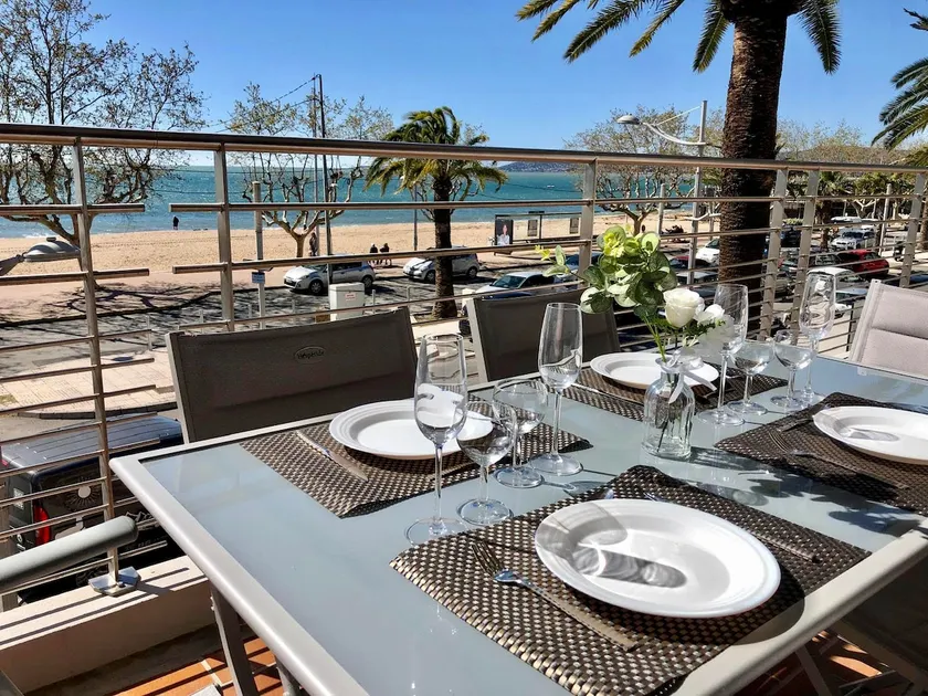 Beautiful terrace, air conditioning, panoramic view, close to the train station - Image 1
