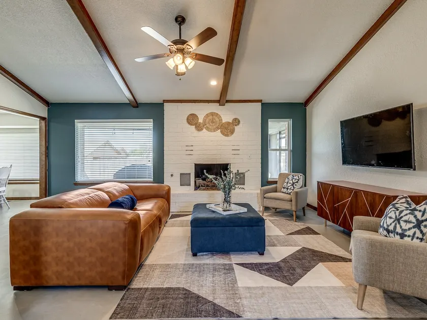 Charming West Side Retreat - Image 1
