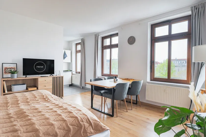 2-room apartment right by the river - Image 1