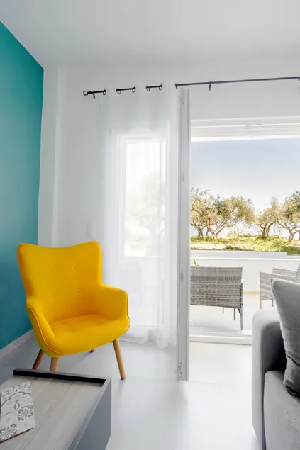 V&S Luxury Apartment - Image 1