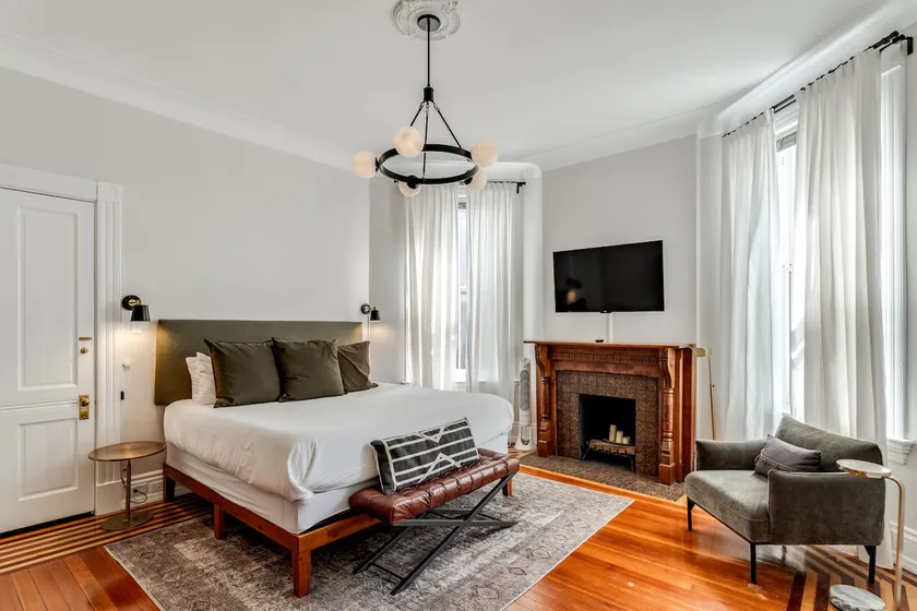 1 Bed Renovated Historic Home by Zoo, UC - Image 1