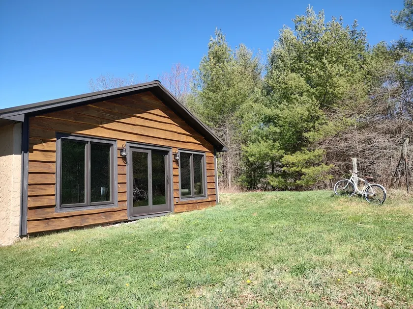 Hiker's Hideout: Blue Ridge Pkwy - Image 1