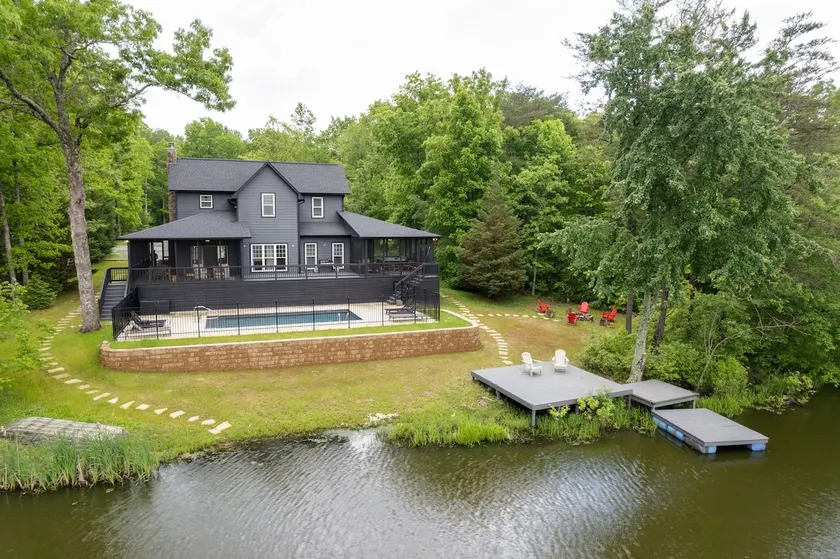 ~New~ Spacious Lake House w/ Heated Pool & Hot Tub - Image 1