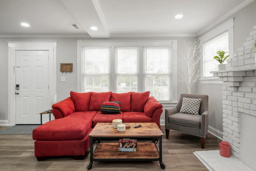 The Farmhouse Spacious, Moo-tiful Haven by RVA! - Image 1