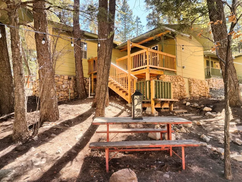 Retreat at Aspen Grove Mountain Cabin Cloudcroft - Image 1