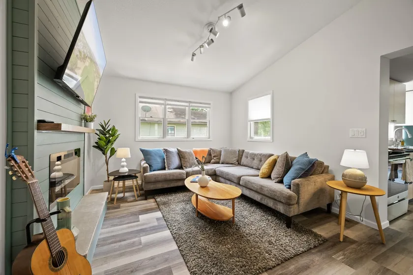 Bald Eagle Lake Retreat by Lux Life WC Accessible - Image 1