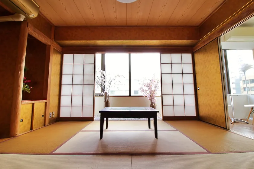 CENTRAL TOKYO APARTMENT / 3BEDROOMS PENTHOUSE - Image 1