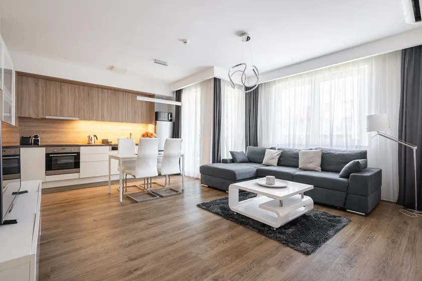Corvex Apartment with balcony - Image 1