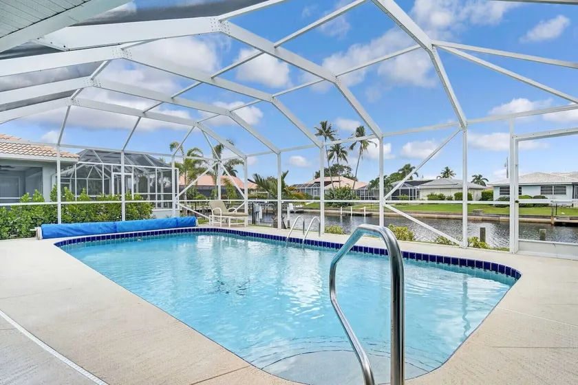 Waterfront Paradise! Heated Pool, Grill, Fishing - Image 1