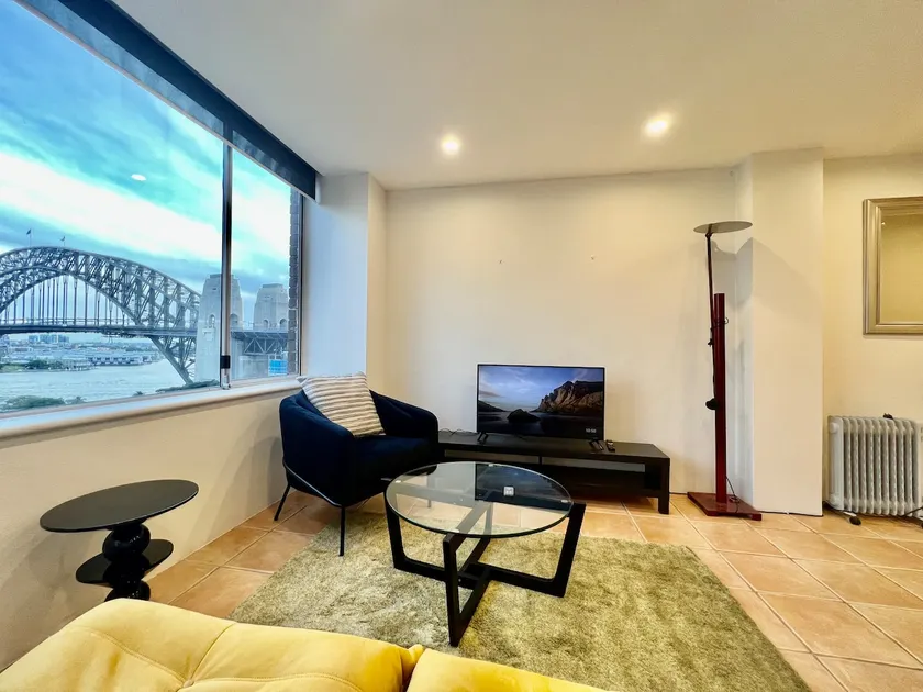 Bridge & OperaHouse Views 2BD Apt in Kirribilli - Image 1