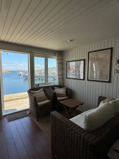 Magical boathouse by the sea! - Image 1
