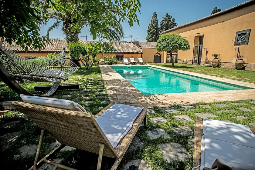 Donna Petra's House - Image 1