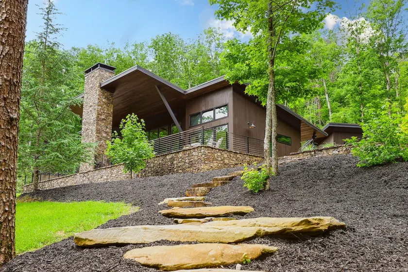 North Georgia Escape With Hot Tub - Image 1