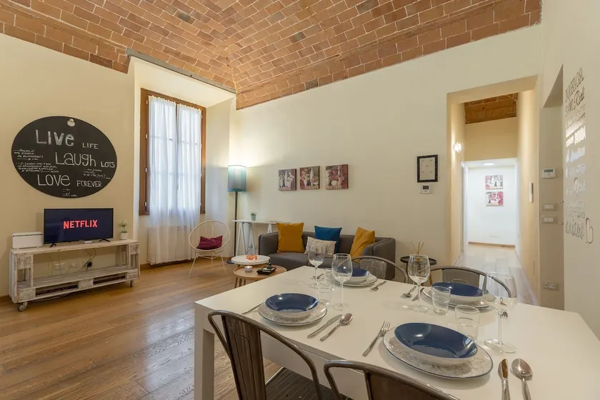 [Historic Residence in the heart of Prato] 18” Florence - Image 1