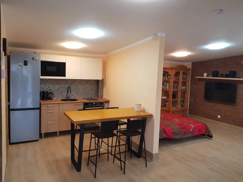 Guesthouse near the beach - Image 1