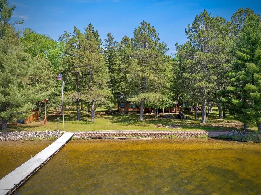 Nick's Lakeside Lodge - Image 1