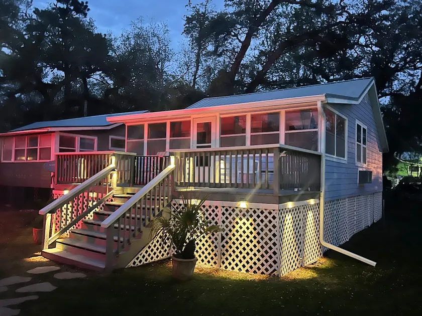 Quaint cabin off the Bon Secour River - Image 1