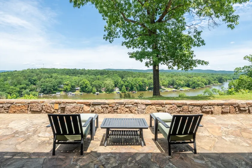 The Overlook - Best views on the lake! - Image 1