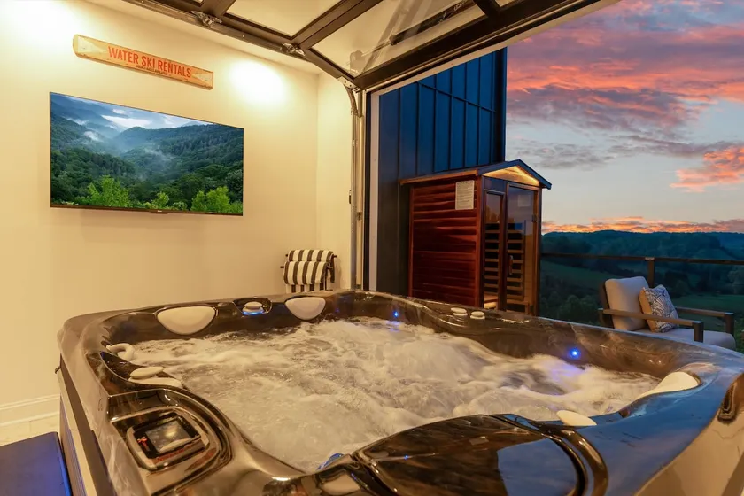 Hot Tub MountainTop/Retreat 5 mins. to Norris Lake - Image 1