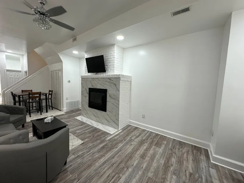 Entire 2 Bdrm House - NW DC - near Convention Cntr - Image 1