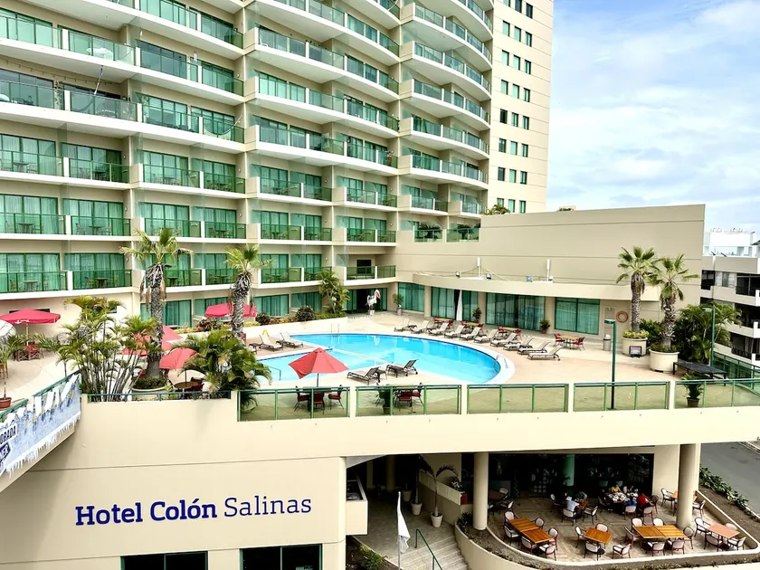 1408 Hotel Colón with pools and beach access - Image 1
