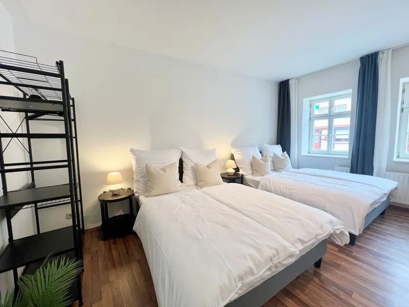 Apartment with queen size beds and terrace - Image 1