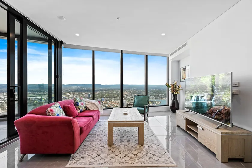 Surfers Paradise Meriton 2BR New water view Apt - Image 1