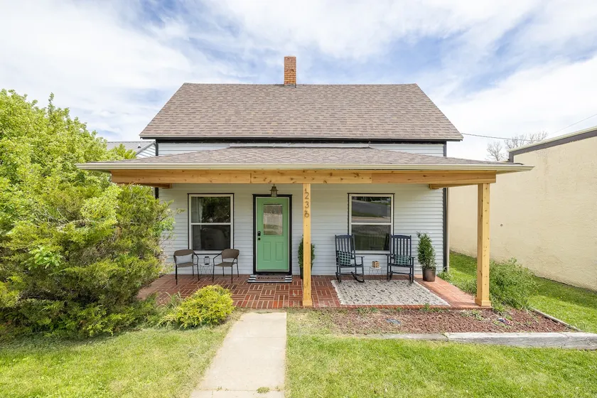 NEW Updated Custer Farmhouse 2 blocks from Main St - Image 1