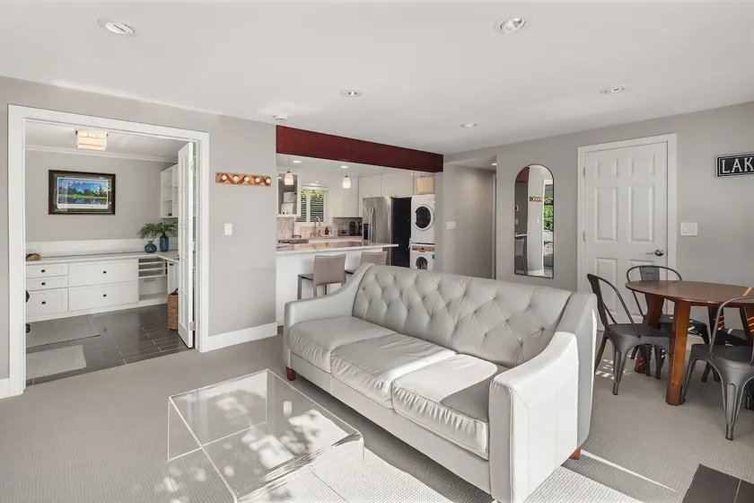 Heart of Kirkland Remodel - 2 Bed + Office! - Image 1