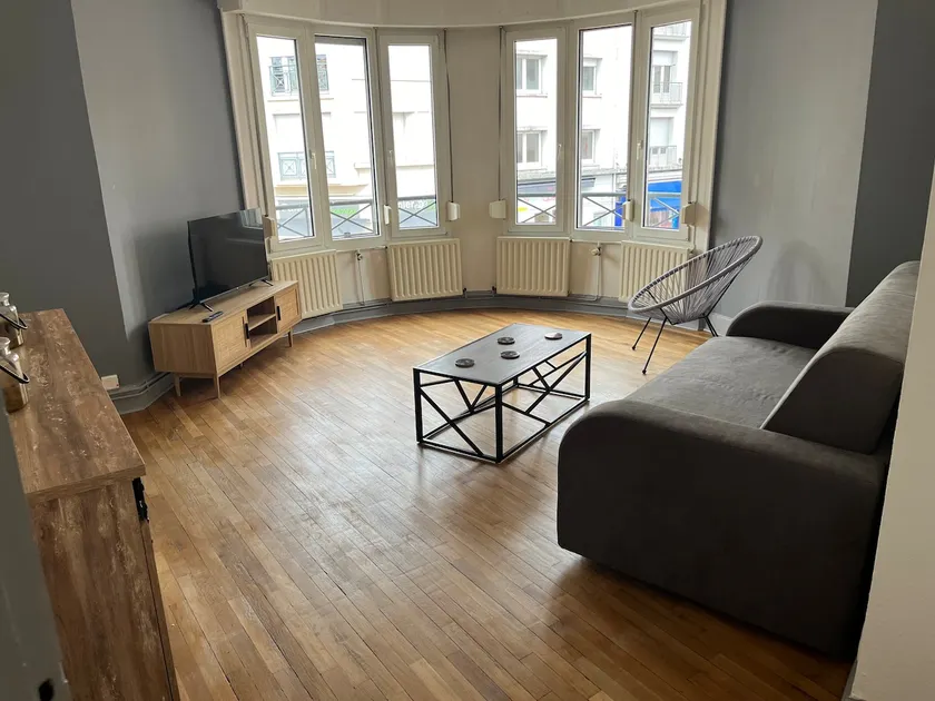 F2 apartment in the city center - Image 1