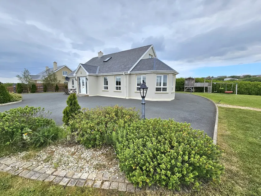 Brontès House - Image 1