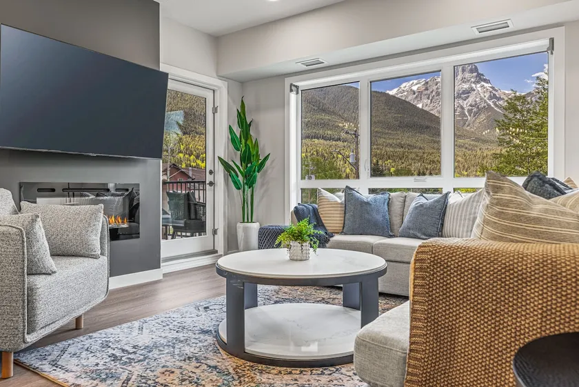 Brand New Condo, Mountain Views - Image 1