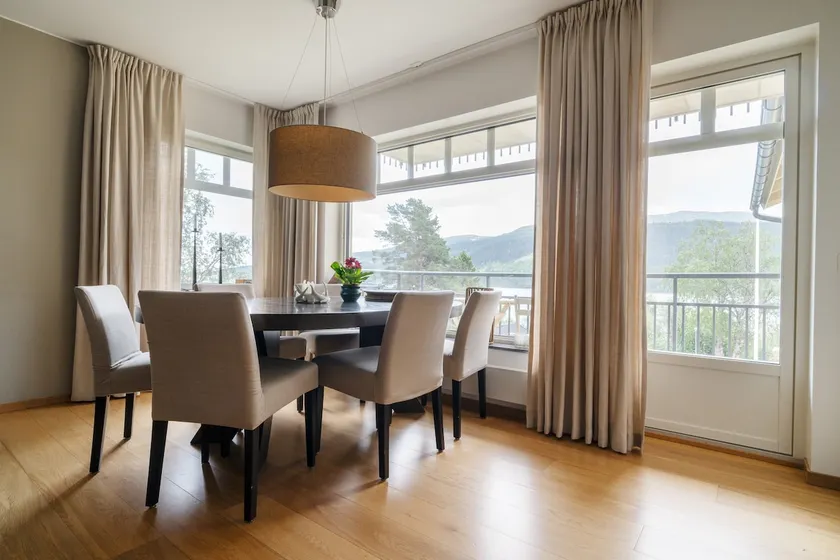 Lakeside Mountain Retreat: 3BR - Image 1