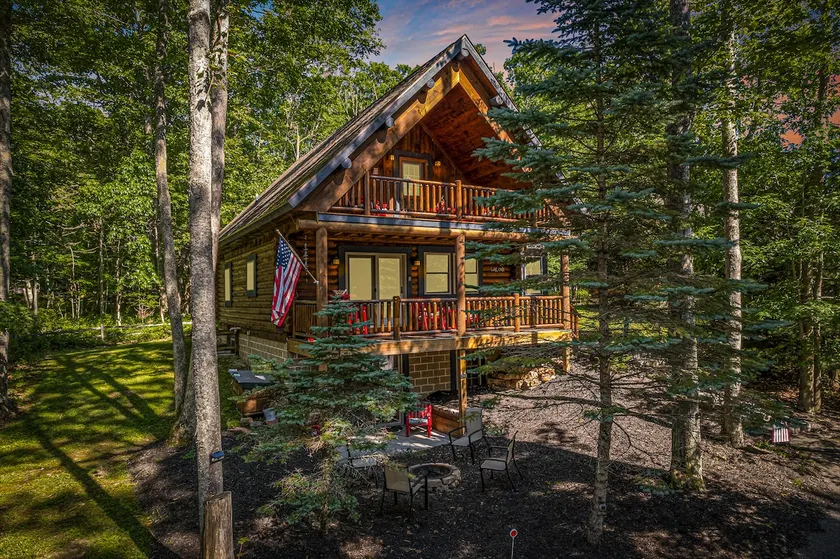Lured Away *Lux Log Cab *King *HotTub *Dogs *Wisp - Image 1