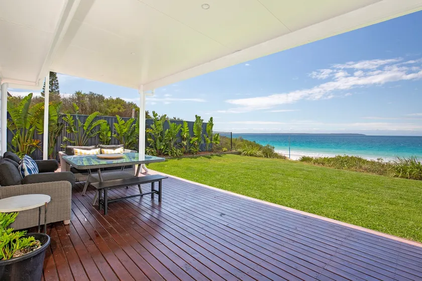 Absolute Beachfront | Pet Friendly | Sleeps 13 - Image 1