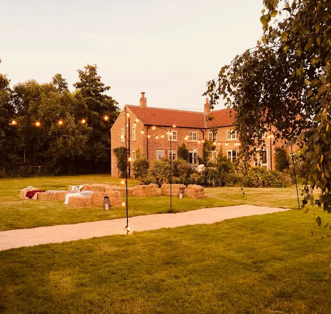 Gilbertson House-York-luxury-sleeps 7 with hot tub - Image 1
