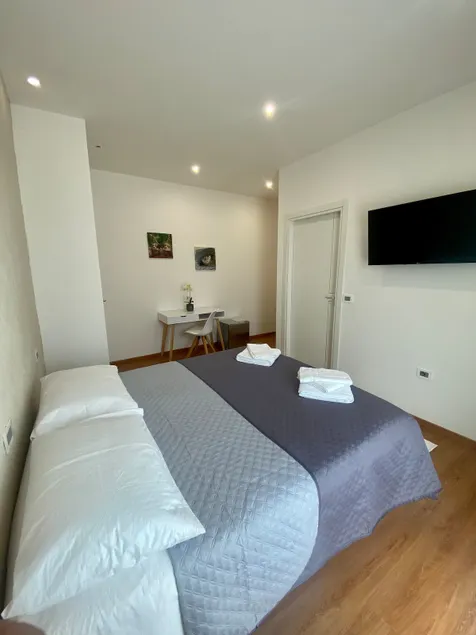 Independent Scirocco Room - Image 1