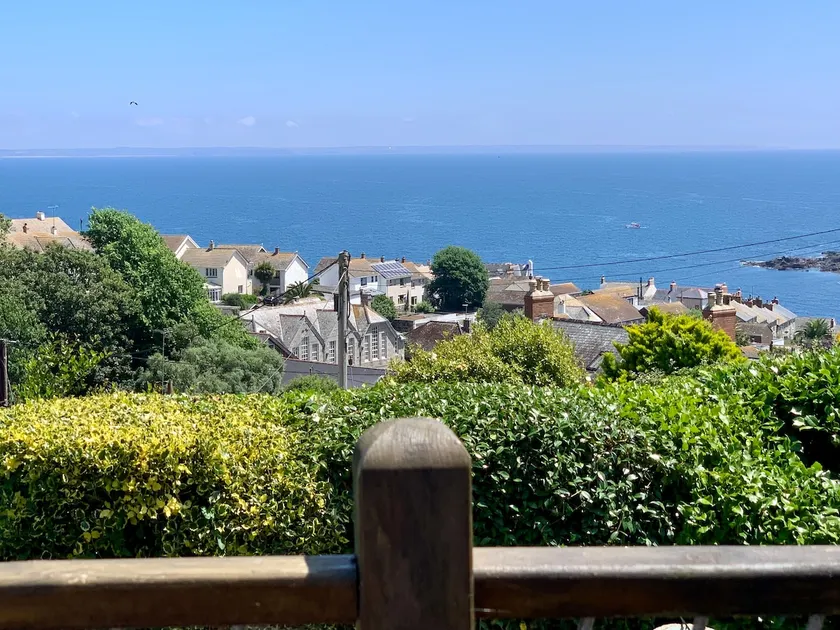 Great views, garden, parking, deck, EV charger - Image 1