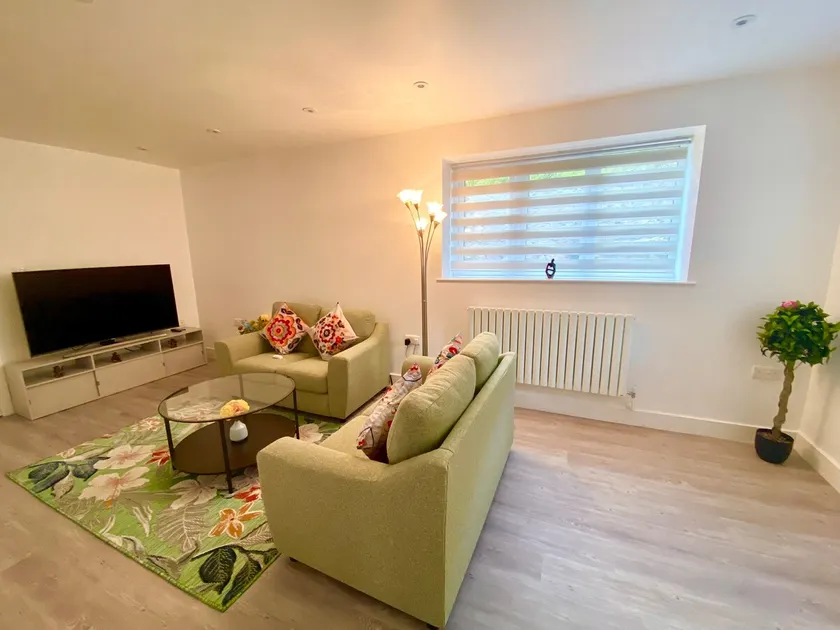 Entire Home in Torbay - Image 1