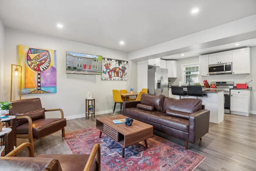 1Bed 1Office 408 APT 4 - Image 1