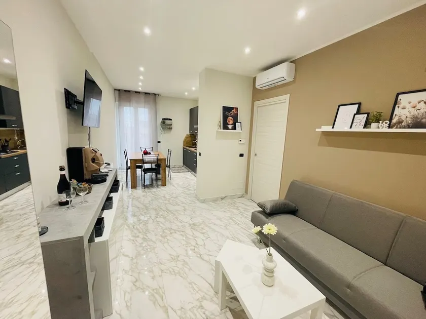 Ro's home - Image 1