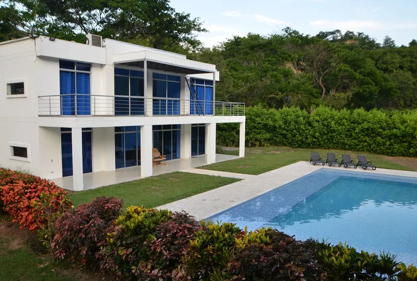 Pool and nature • privacy • A/C + BBQ - Image 1