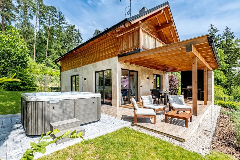 Design Challet with Hot Tub & PS5, Stunning View - Image 1