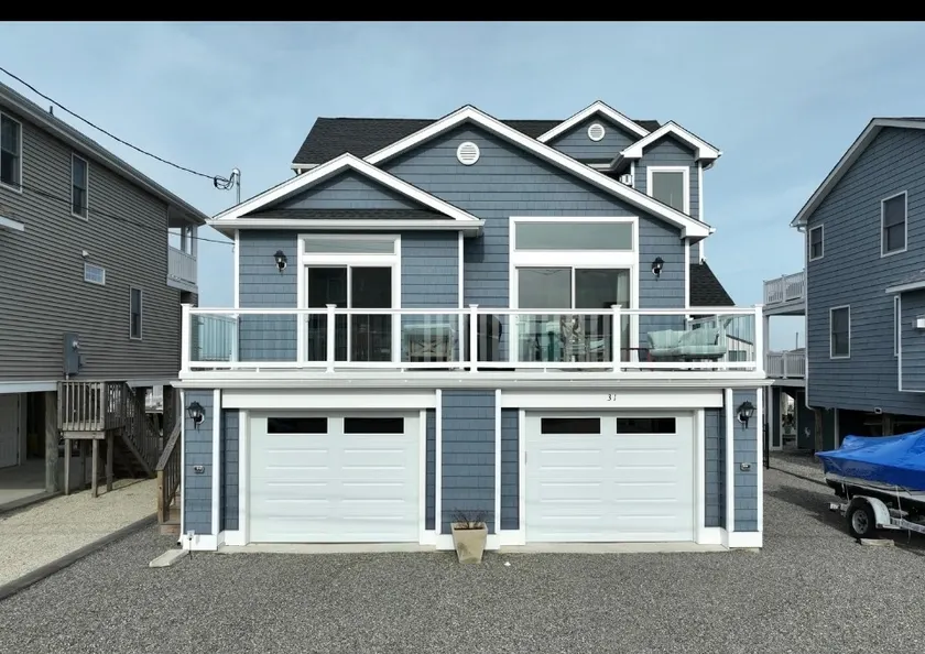 Beautiful New Bay & Lagoon Front Home - Image 1
