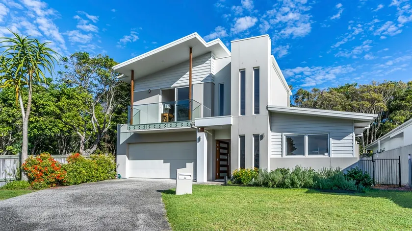 Gone Coastal Family Getaway with Pool in Casuarina - Image 1