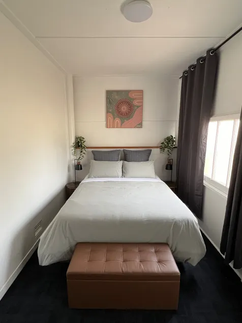 Snug & Cosy Unit with a Relaxing Bath - Image 1