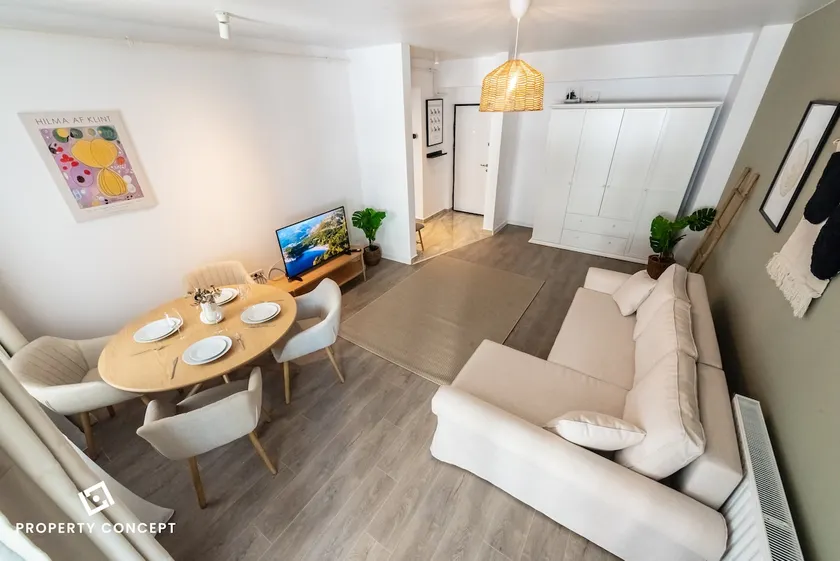 Central Spacious Apartment 513 - Image 1