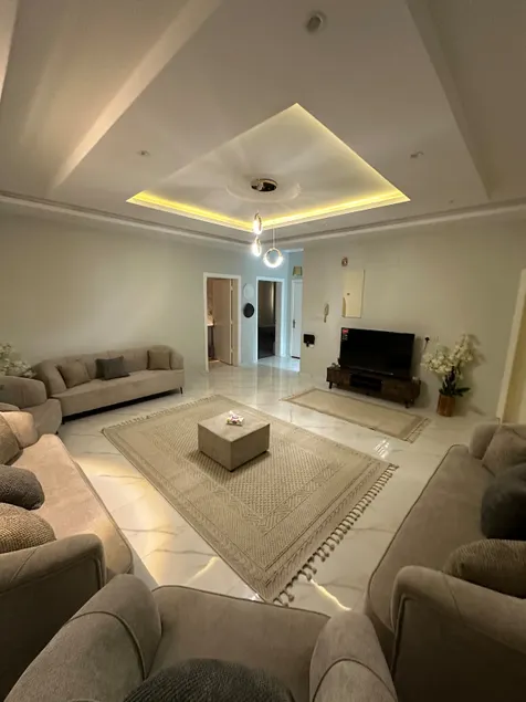 Villa with a hall, two bedrooms, two living rooms, and a sitting room - Image 1
